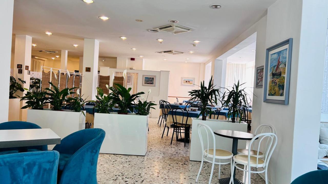 Hotel Sorriso Cattolica Ngoại thất bức ảnh