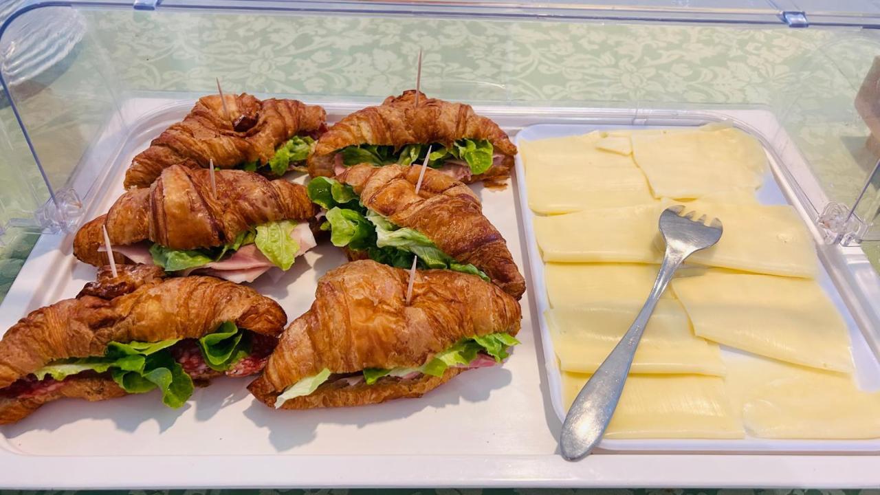 Hotel Sorriso Cattolica Ngoại thất bức ảnh