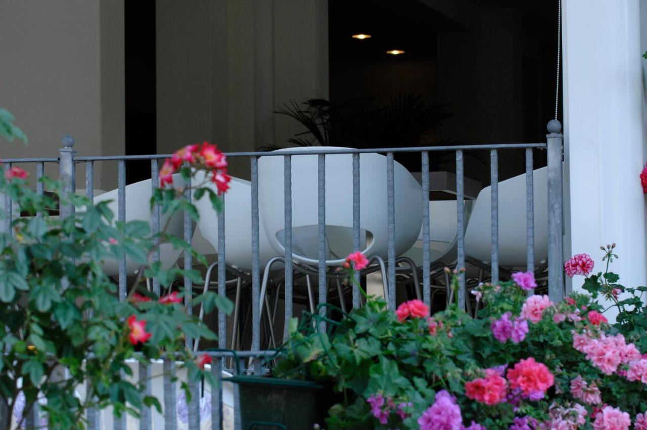 Hotel Sorriso Cattolica Ngoại thất bức ảnh