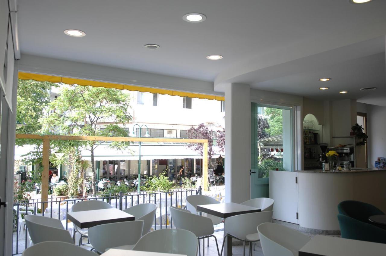 Hotel Sorriso Cattolica Ngoại thất bức ảnh
